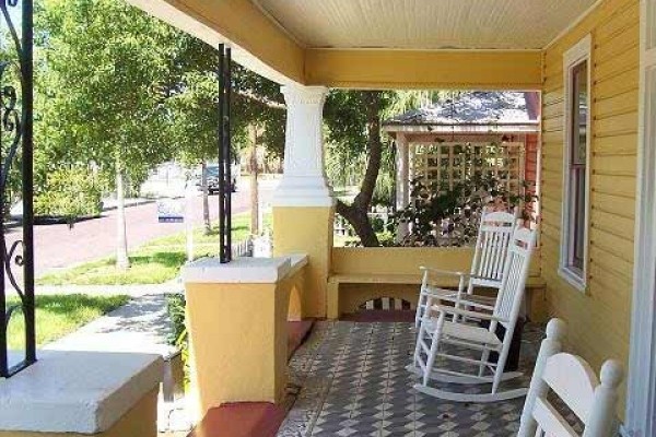[Image: Historic Ybor City - 2 Miles to Downtown Tampa - 3 BR Home]