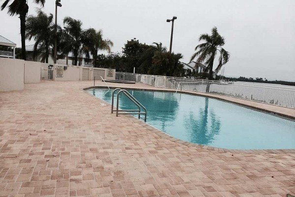[Image: Beautiful New Luxury Townhome W Private Beach, 3 Pools &amp; 2 Gyms]