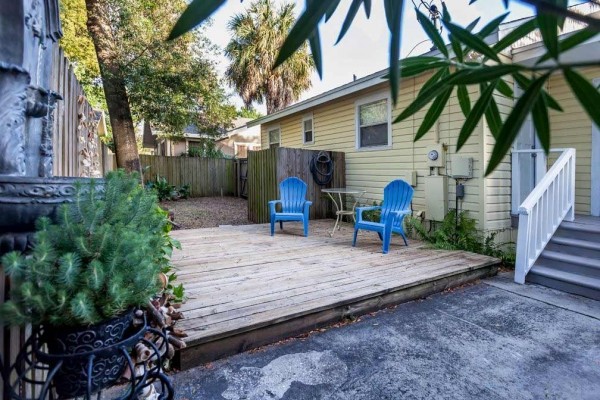 [Image: 1915 Renovated Cottage in Central Tampa Just 1.8 Miles to Downtown Tampa!]