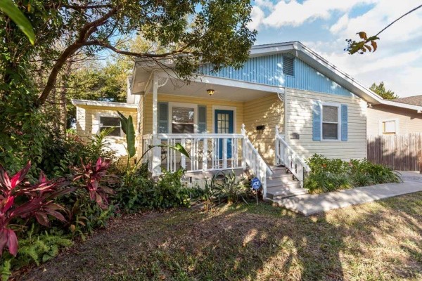 [Image: 1915 Renovated Cottage in Central Tampa Just 1.8 Miles to Downtown Tampa!]