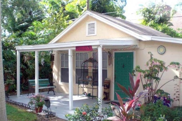 [Image: South Tampa Artist's Studio]