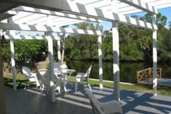 [Image: Waterfront Cottage on Rocky Creek]