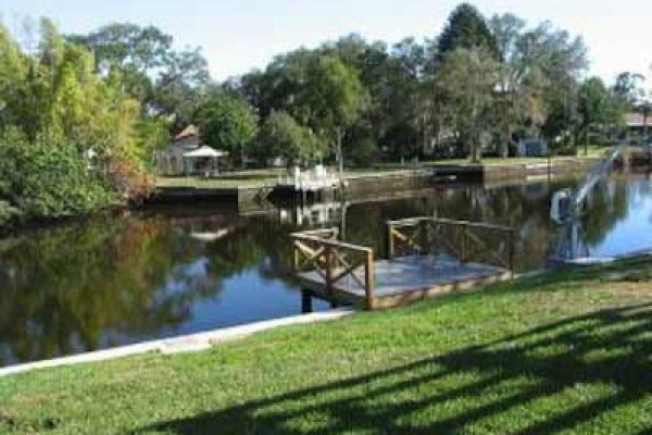 [Image: Waterfront Cottage on Rocky Creek]