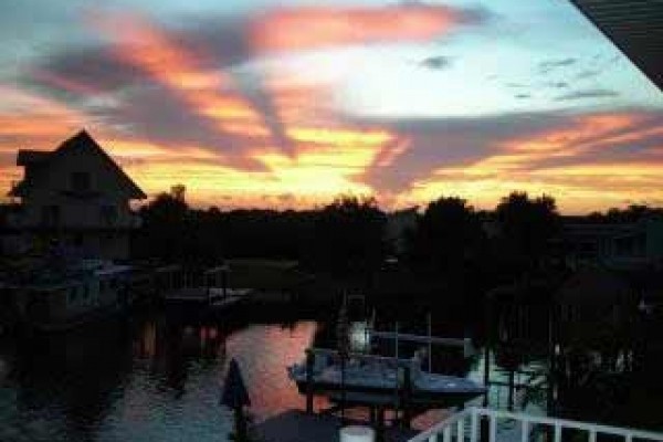 [Image: Beautiful Waterfront Key West Style Home in Tampa]