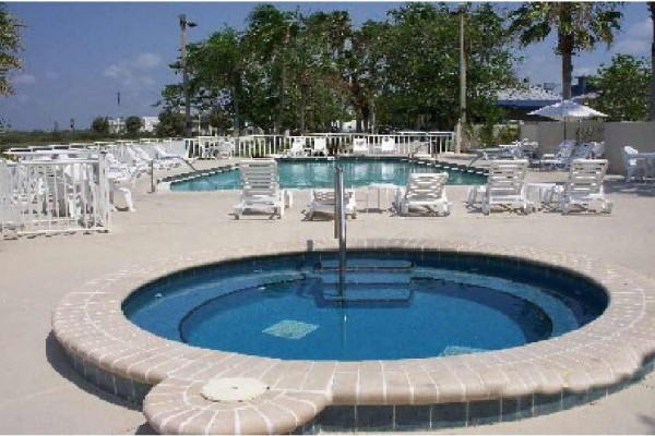 [Image: Private Beach Luxury Waterfront 3bed. 3bath Town House Suite,Tampa Bay]