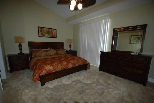 [Image: Waterfront Executive 4b.3b.Town House, at Private Beach, Tampa Bay]