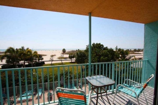 [Image: Beachfront Corner Unit. Incredible View. Incredible Resort.]