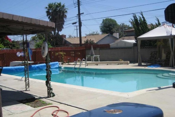 [Image: 2 Blks to Disneyland &amp; Conv.Center. Pool &amp; Spa Awesome Home!]