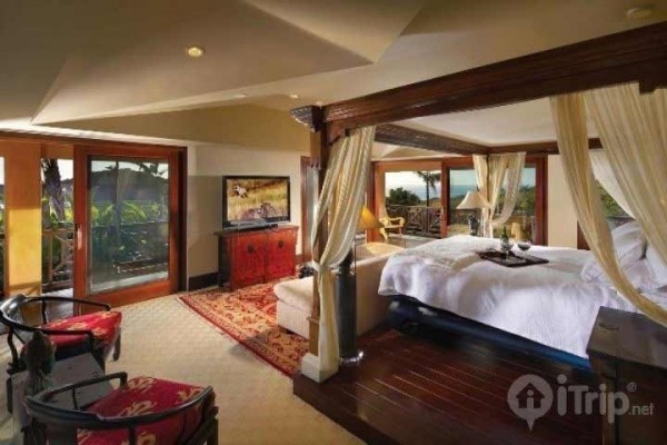 [Image: Bali-Inspired Laguna Beach Villa]