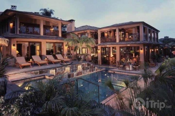 [Image: Bali-Inspired Laguna Beach Villa]