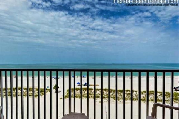 [Image: Island Inn Beach Resort Beachfront State Room W/ King Bed Beachfront Vacation Condo]