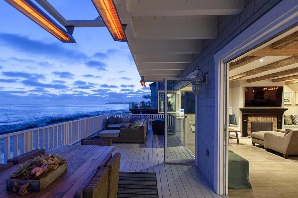 [Image: Large Family Home with Private Beach and Side Lot for Parties (Virtual Tour)]
