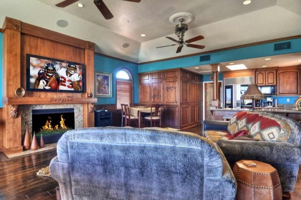 [Image: King of the Hill Casa Camelot 4800 Sq Foot Luxury Family Vacation Rental Estate.]