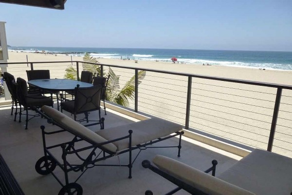 [Image: Brand New Corner Lot Contemporary Beach House on the Sand with No Boardwalk.]