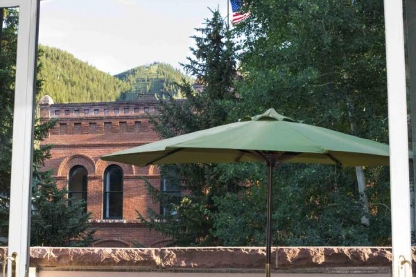 [Image: Penthouse in the Aspen Core2bdr/2bath, Roofdeck with Hottub.]