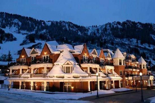 [Image: Aspen Colorado. Spectacular One Bedroom During Music Festival]