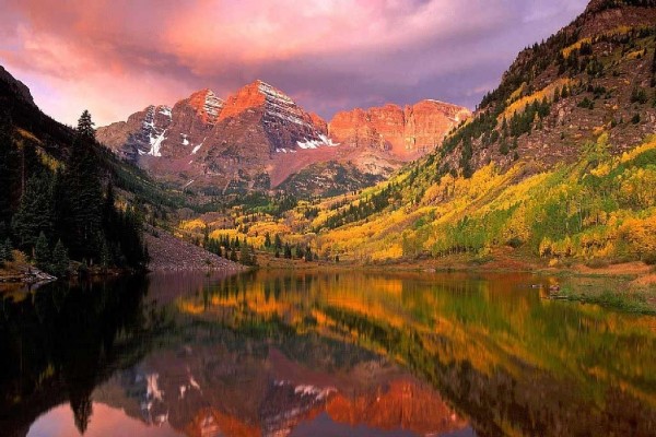 [Image: Stunning Townhouse in Aspen - Perfect Location!]