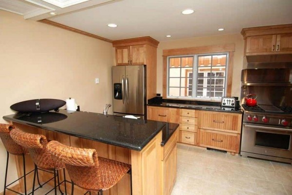 [Image: Beautiful 3 Bedroom Deluxe Home, Only 2 Blocks from Downtown Aspen. Alpblick8]