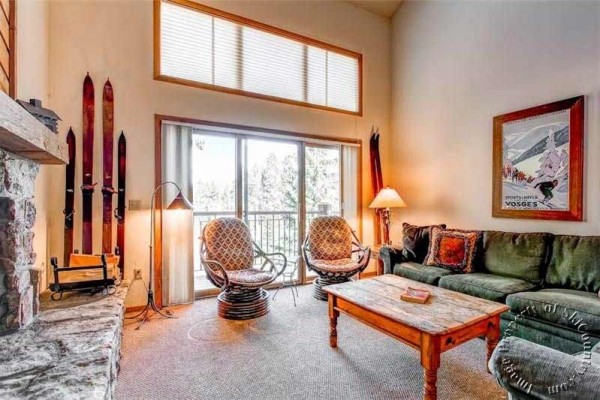 [Image: Beautiful Townhome Featuring Large Master Suite with Jetted Tub]