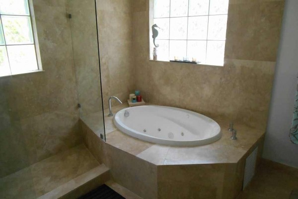 [Image: Beautifully Furnished 4 Bedroom / 4 Bath - Luxury House]