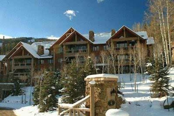 [Image: Ski-in Ski-Out Stunning Mountain Condo at Bachelor Gulch]