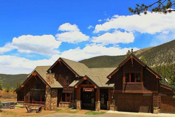 [Image: Luxury Lodge on the Blue River *Free Nights/We Buy Lift Tickets *]