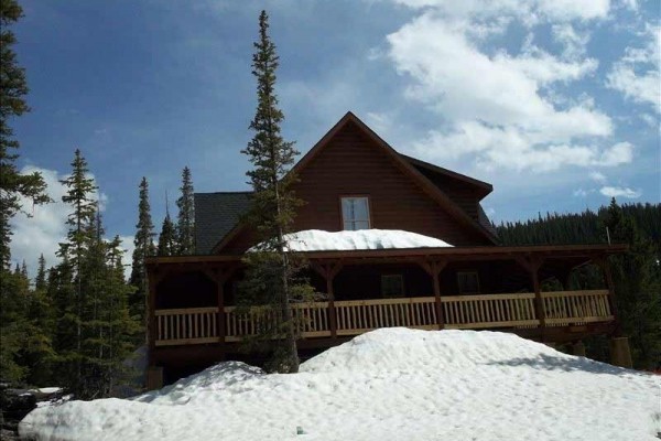 [Image: Luxury Home in Blue River- 6 Miles to Breckenridge Town Center]
