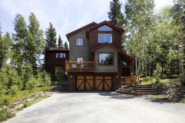 [Image: Beautiful Mountain Home with Amazing Views, Free Ski Shuttle, and Fire Pit: High Point Retreat]