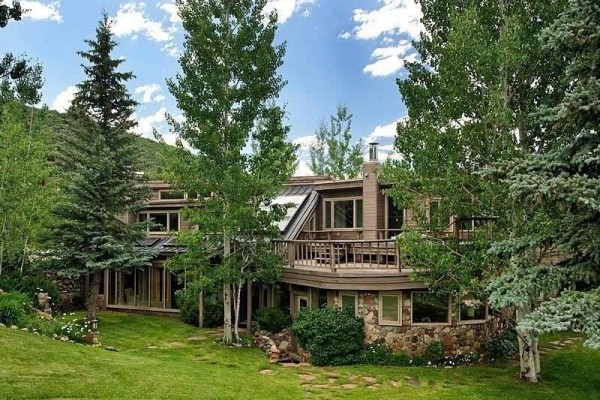 [Image: Fabulous Mountain Home - Private with Incredible Views]