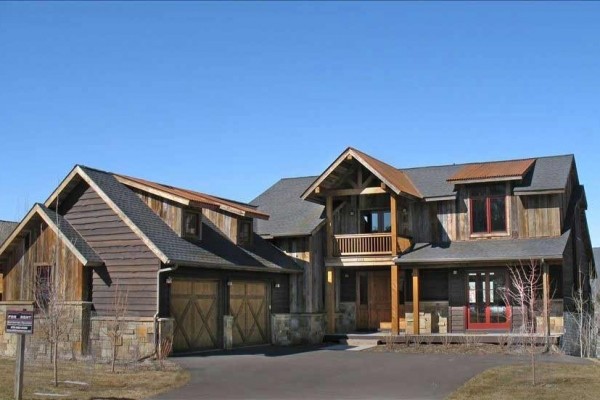 [Image: Custom Home in River Valley Ranch]