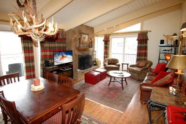 [Image: Beautiful Chateau Roaring Fork, 3 Bedroom Deluxe with Gorgeous Views of River.Cr30]