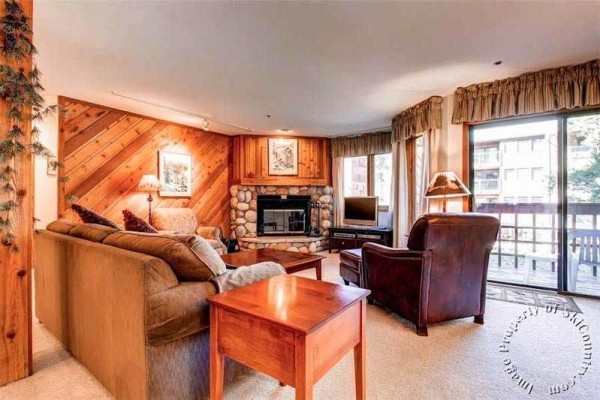 [Image: Stunning, Renovated Condo in Downtown Breckenridge. Great Price for the Location]