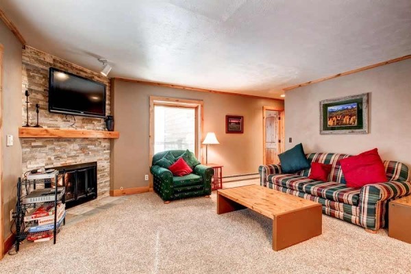 [Image: Double Eagle A21 Three Bedroom Ski-in/ Walk to Snowflake Breckenridge Lodging]