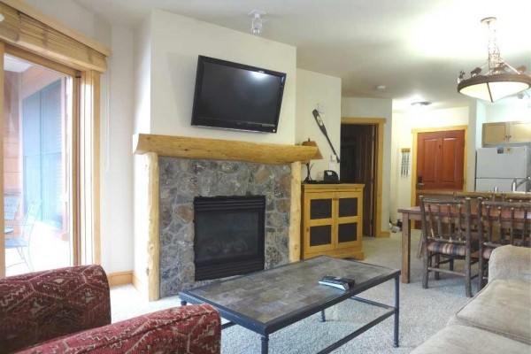 [Image: 1 Bedroom East Village of Copper Mountain:10-25% Online Discount]