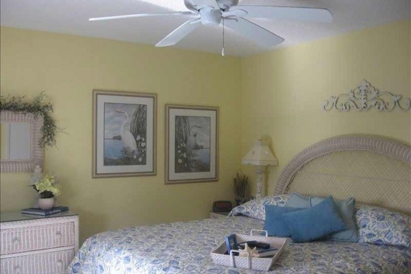 [Image: Oceanside Vacation Townhome - Sleeps 8-10]