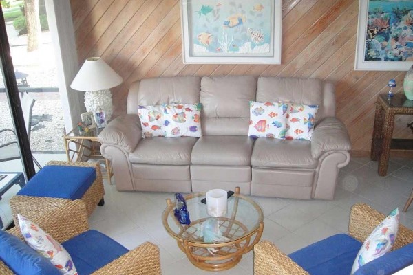 [Image: Kawama Yacht Club - 2 Bed/2 Bath with Private Ocean Front Beach!]