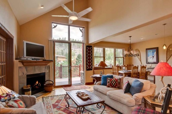 [Image: 3BR + Den! 5 Minutes from the Breck Golf Course and 7 from Main Street!]