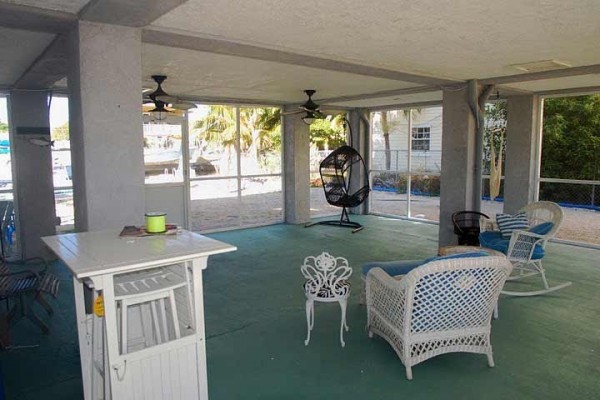 [Image: Waterfront Key Largo Luxury Home with Bay Access!!]