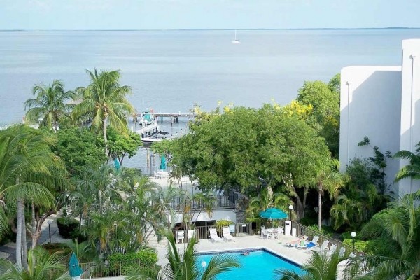 [Image: Luxury Waterfront 3 Bedroom 2 1/2 Bath Condo in the Florida Keys]