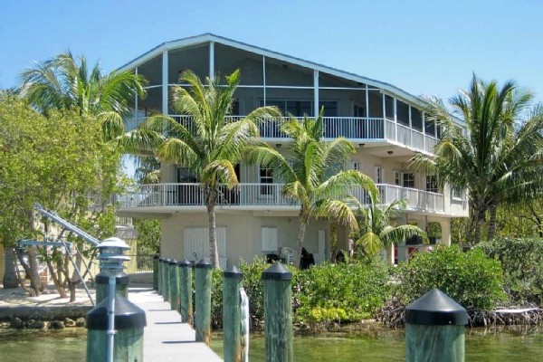 [Image: Elegant Bayfront Key Largo Estate]