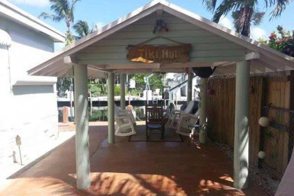 [Image: Key Largo - Waterfront with Dock and Private Beach.]