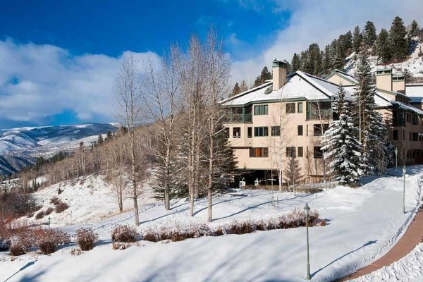 [Image: Luxury 3 Bedroom Plus Loft Kiva Condo in Beaver Creek Village]