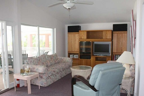 [Image: Home Away from Home, Cozy 3 Bedroom Key Largo Home]
