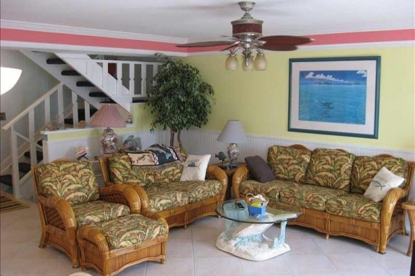 [Image: Oceanside, 3 BR/2BA Townhome with 32' Boat Slip]