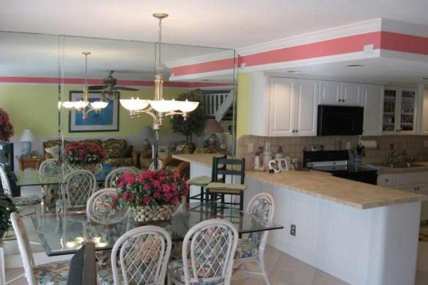 [Image: Oceanside, 3 BR/2BA Townhome with 32' Boat Slip]