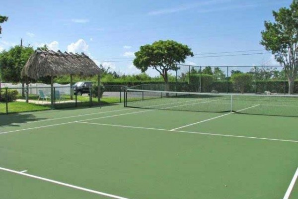 [Image: Tropical Paradise in Key Largo]