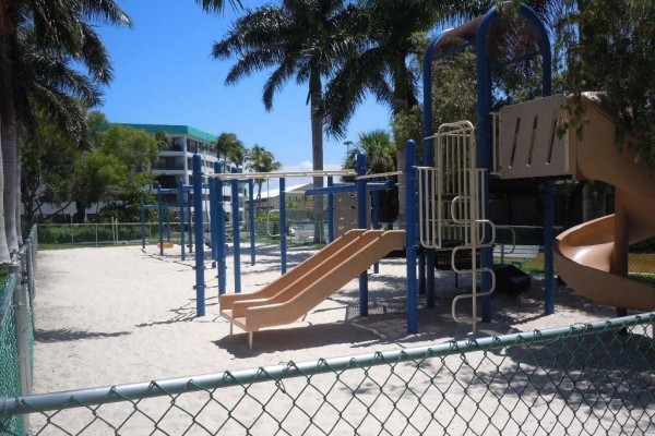 [Image: Waterfront Kawama Townhouse in Key Largo, Atlantic Side.]