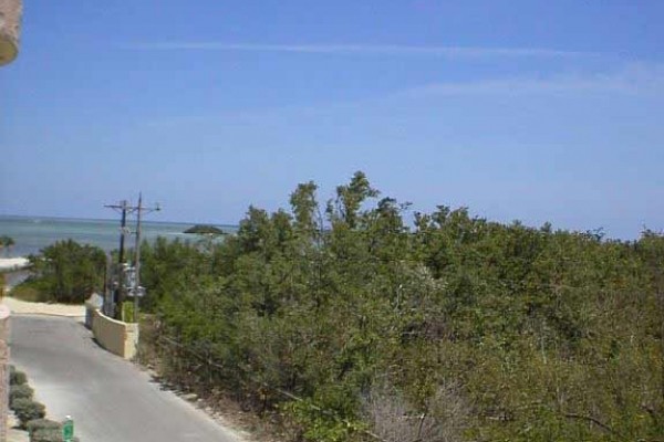 [Image: A Spectacular Getaway in the Keys]