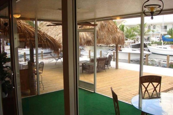 [Image: Absolute Paradise, 2/2 Waterfront,Pontoon Boat, 200'Pvt.Dock,Spa, Large Tiki Hut]