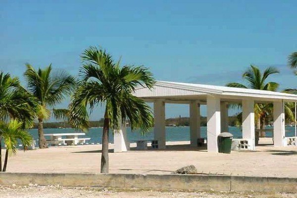[Image: Your Piece of Paradise in Key Largo! Free Secured Wi-Fi;Family Friendly]